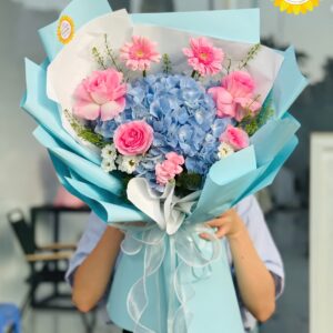 Bó hoa cẩm tú cầu xanh kết hợp hồng pastel hiện đại
