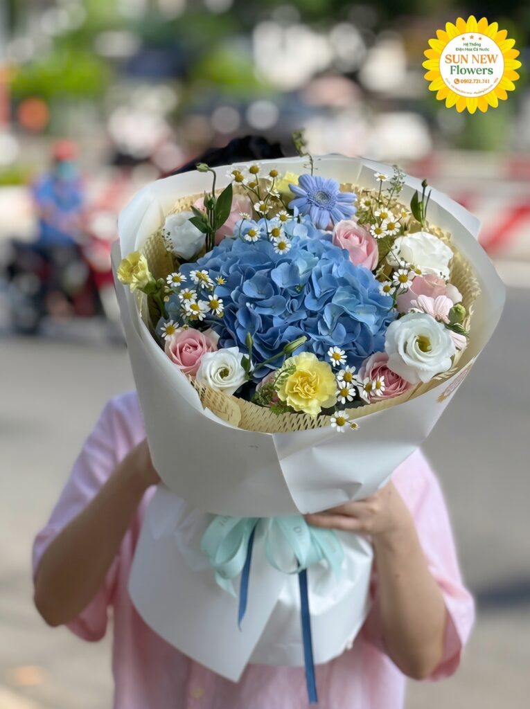 Bó hoa cẩm tú cầu xanh kết hợp hồng pastel thanh lịch