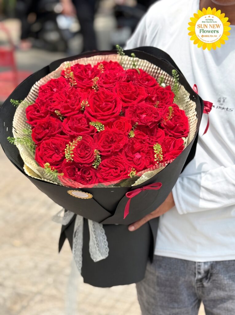 Bó hoa hồng đỏ nhung sang trọng