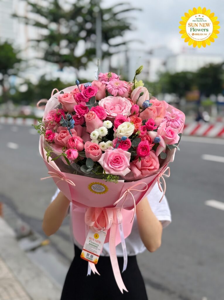Bó hoa hồng hồng pastel kết hợp hoa đồng tiền dáng tròn