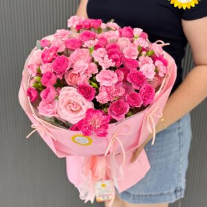 Bó hoa hồng kết hợp cẩm chướng hồng pastel cao cấp