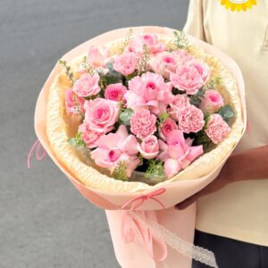 Bó hoa hồng kết hợp cẩm chướng hồng pastel ngọt ngào