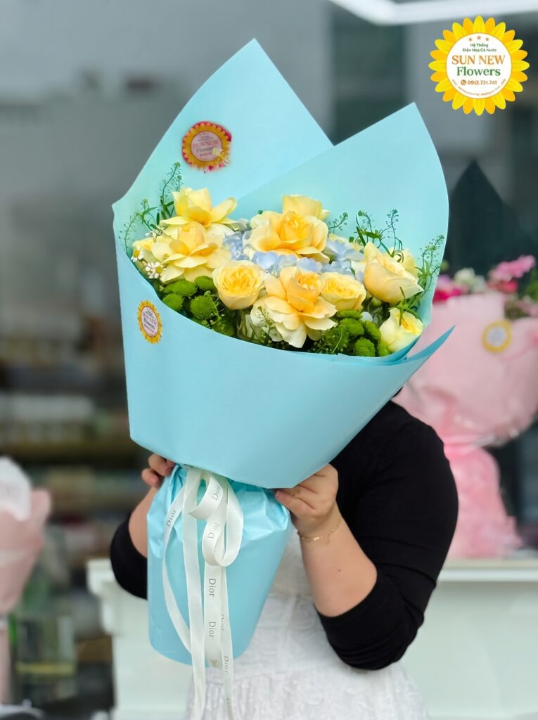 Bó hoa hồng vàng kết hợp tone xanh tươi mát