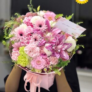 Bó hoa ly hồng kết hợp cúc đồng tiền và cẩm chướng