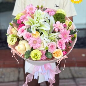 Bó hoa ly kết hợp hoa hồng pastel thanh lịch