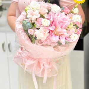 Bó hoa ly kết hợp hồng pastel ngọt ngào