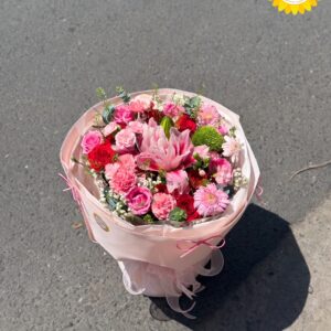Bó hoa ly kết hợp hồng và cẩm chướng rực rỡ