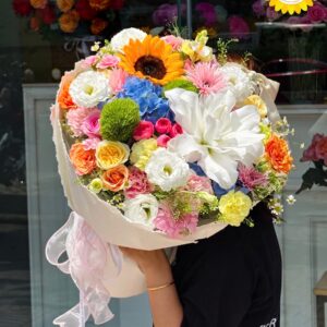Bó hoa mix đa sắc rực rỡ phong cách hiện đại