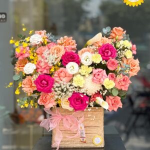 Giỏ hoa hồng cam đào phối hồng đậm hiện đại
