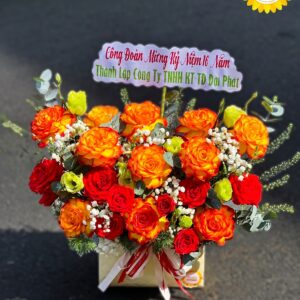 Giỏ hoa hồng cam đỏ chúc mừng kỷ niệm thành lập công ty