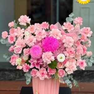 Giỏ hoa hồng phấn mix cúc đồng tiền và cúc tím ngọt ngào