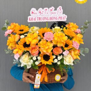Giỏ hoa hướng dương kết hợp hồng vàng và cam thanh lịch