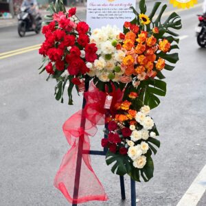 Kệ hoa chúc mừng đa sắc rực rỡ hiện đại