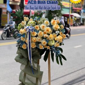 Kệ hoa chúc mừng vàng kem sang trọng