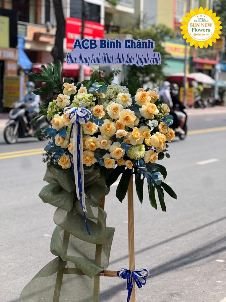 Kệ hoa chúc mừng vàng kem sang trọng
