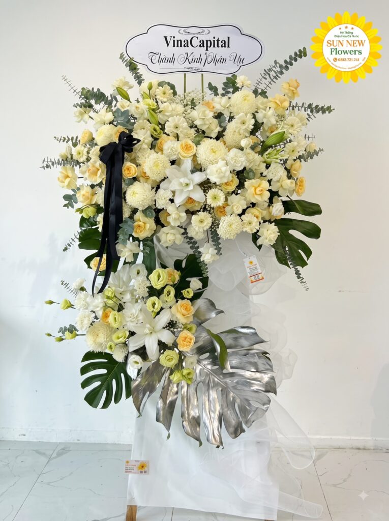 Kệ hoa viếng tang lễ tông trắng vàng trang trọng kính viếng