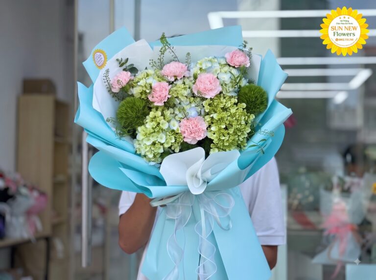 Bó hoa chúc mừng trao tặng thầy cô thân mật