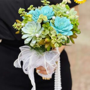 Bó hoa cưới sen đá xanh phối ngọc trai độc đáo