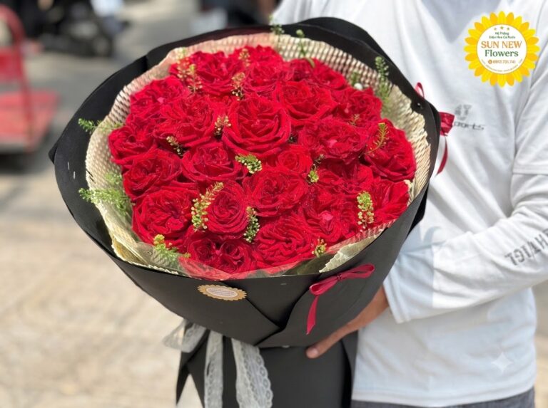 Bó hoa hồng đỏ nhung sang trọng