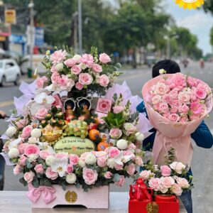 Bộ tráp dạm ngõ trái cây hoa hồng hồng kèm hoa cầm tay