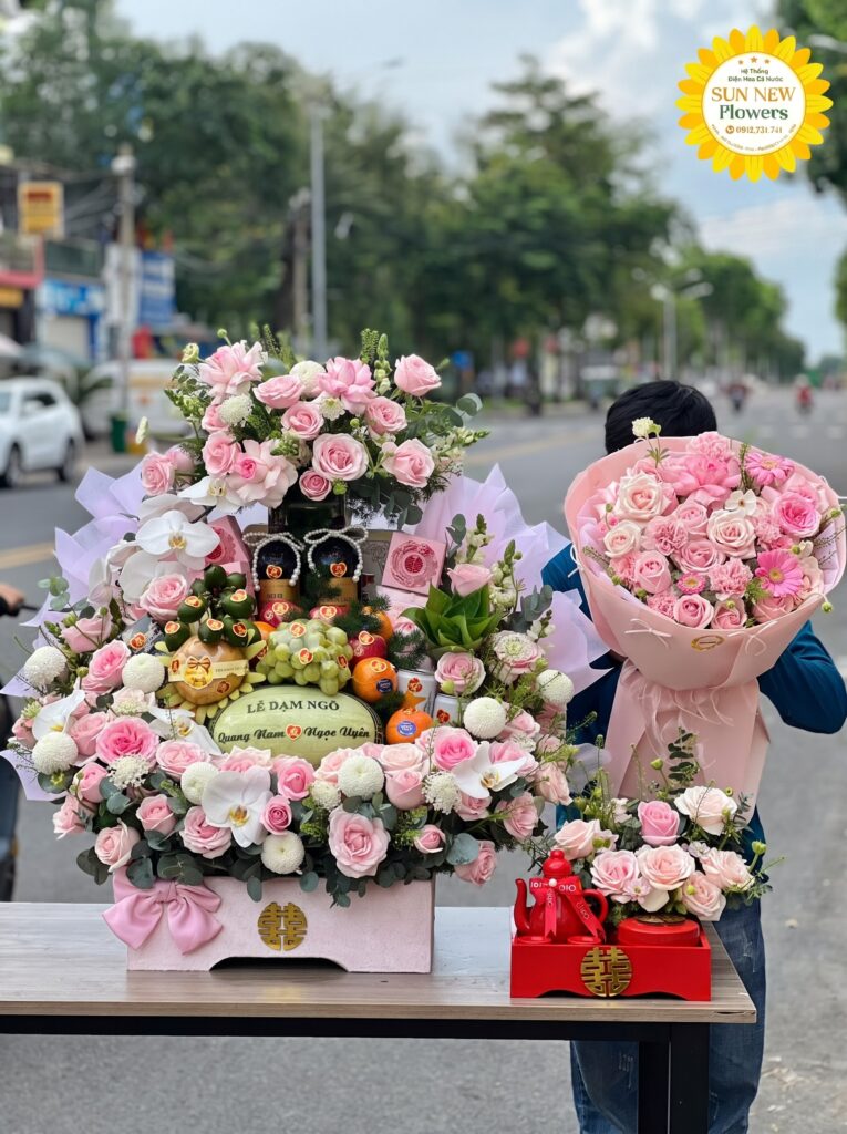 Bộ tráp dạm ngõ trái cây hoa hồng hồng kèm hoa cầm tay