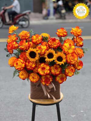 Giỏ hoa hồng cam lửa mix hướng dương rực rỡ – GH088