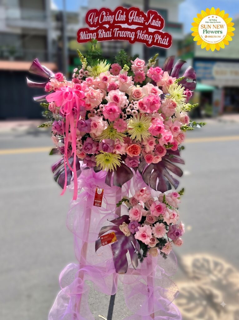 Kệ hoa khai trương tông hồng tím ngọt ngào