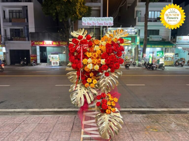 Kệ hoa phong thủy hợp mệnh Kim