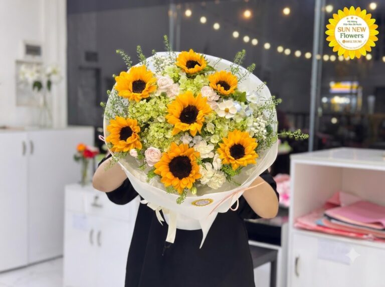 Bó hoa hướng dương và baby trắng thích hợp tặng khai giảng