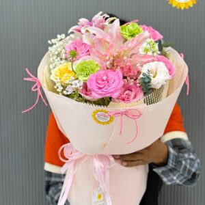 Bó hoa ly hồng mix hồng pastel và cẩm chướng xanh